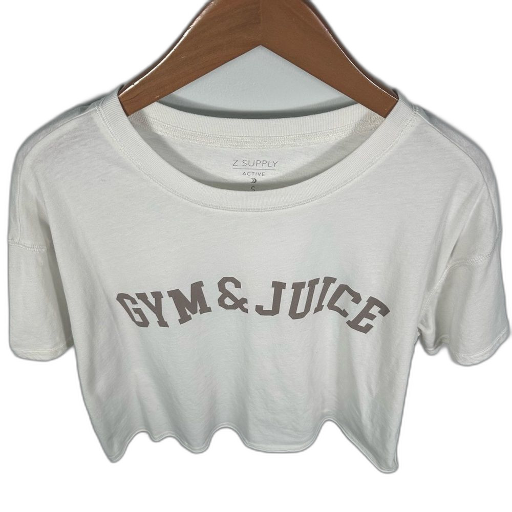 Z Supply Off-White Gym & Juice Vintage Inspired Graphic Cropped Tee Size Small - Picture 15 of 15